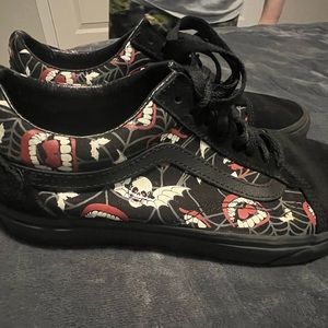 Like new Vans with bats and skulls